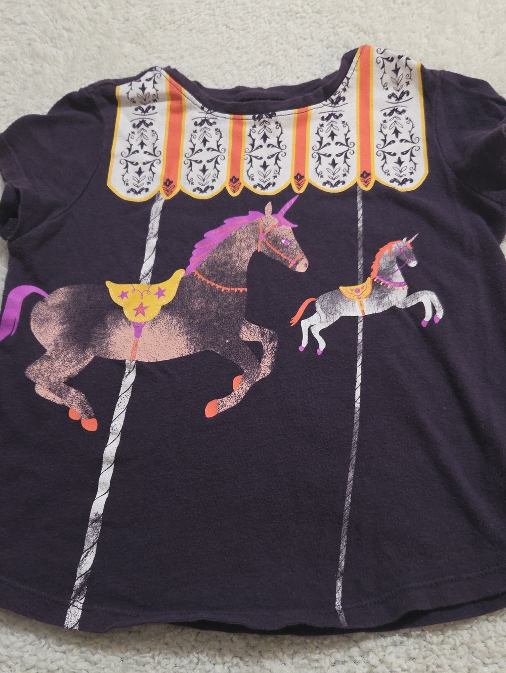 OLD NAVY TSHIRT